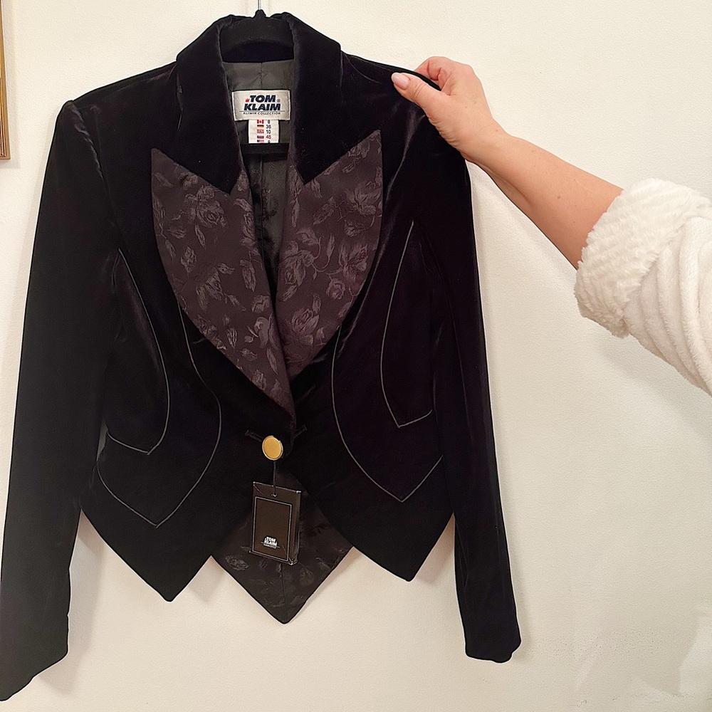 TOM KLAIM Women Vintage Velour Blazer With Satin Lining & Golden Button Size 8